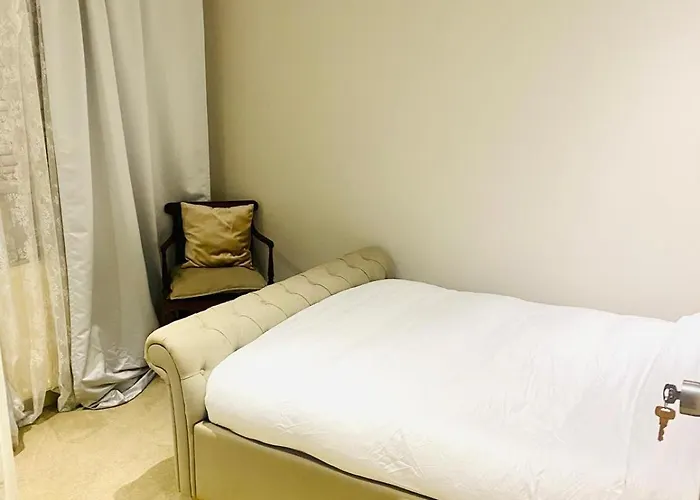Large Self-Contained Cozy Studio